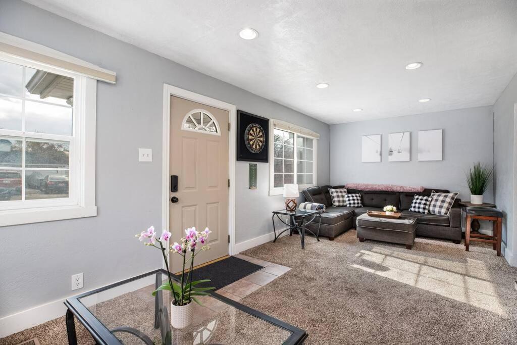Pet Friendly Millcreek Home Close To Downtown/Mtns ซอลต์เลคซิตี้ ภายนอก รูปภาพ