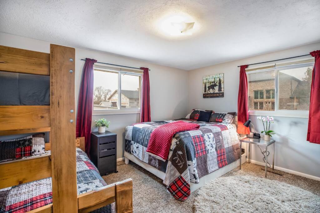 Pet Friendly Millcreek Home Close To Downtown/Mtns ซอลต์เลคซิตี้ ภายนอก รูปภาพ