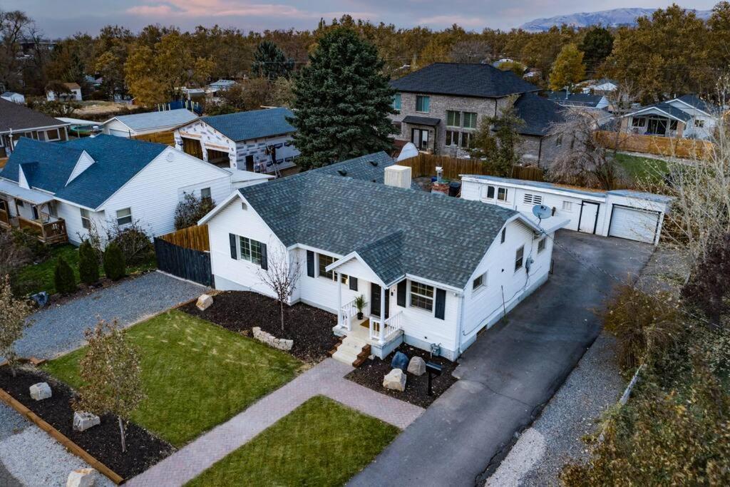 Pet Friendly Millcreek Home Close To Downtown/Mtns ซอลต์เลคซิตี้ ภายนอก รูปภาพ