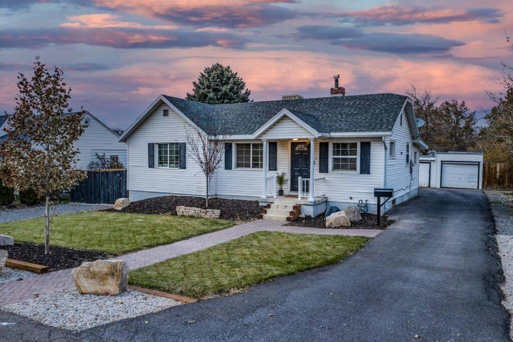 Pet Friendly Millcreek Home Close To Downtown/Mtns ซอลต์เลคซิตี้ ภายนอก รูปภาพ