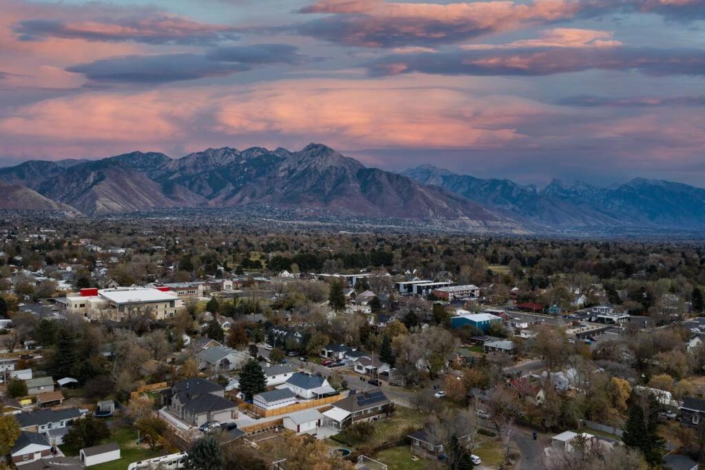 Pet Friendly Millcreek Home Close To Downtown/Mtns ซอลต์เลคซิตี้ ภายนอก รูปภาพ